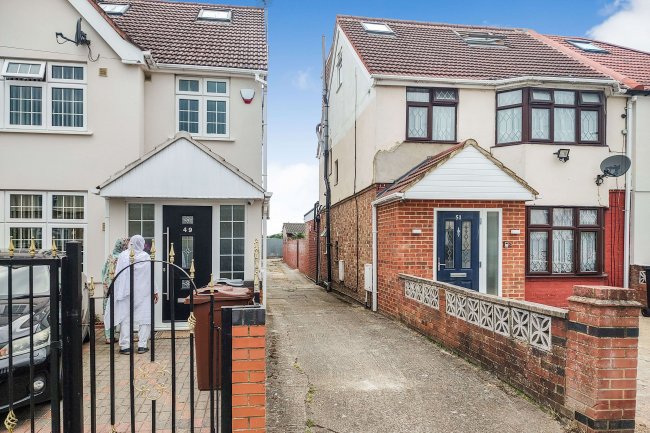 Land on the north-east side of 154 Cardington Square, Hounslow TW4 6AL 9