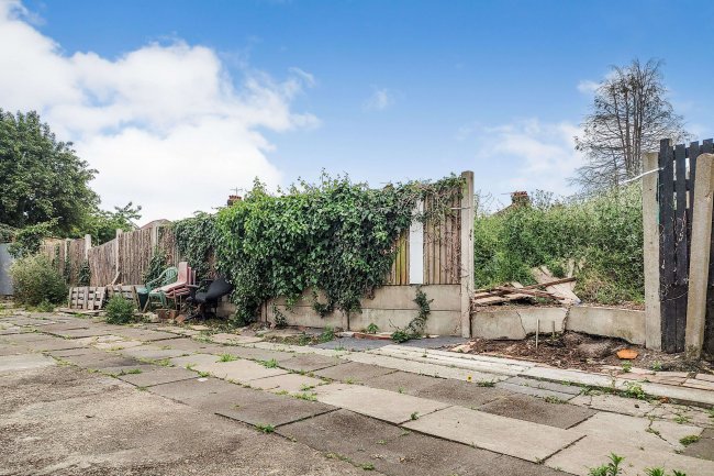 Land on the north-east side of 154 Cardington Square, Hounslow TW4 6AL 9