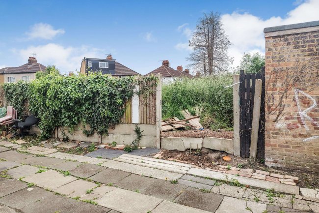 Land on the north-east side of 154 Cardington Square, Hounslow TW4 6AL 9