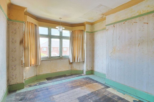 138 Malmesbury Park Road, Charminster, Bournemouth, BH8 8PJ 3