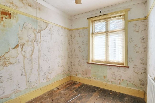 138 Malmesbury Park Road, Charminster, Bournemouth, BH8 8PJ 3