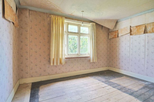 138 Malmesbury Park Road, Charminster, Bournemouth, BH8 8PJ 3