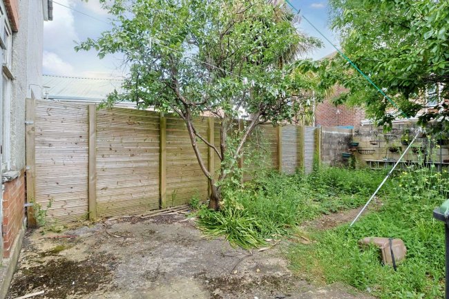 138 Malmesbury Park Road, Charminster, Bournemouth, BH8 8PJ 3