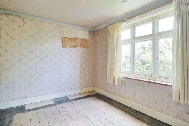 138 Malmesbury Park Road, Charminster, Bournemouth, BH8 8PJ 3