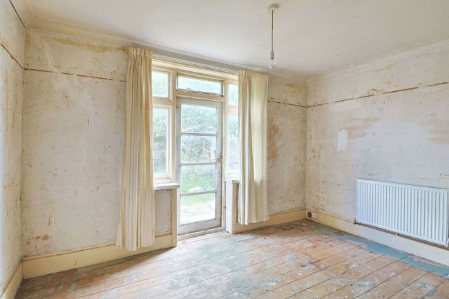 138 Malmesbury Park Road, Charminster, Bournemouth, BH8 8PJ 3