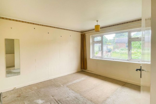 35 Winchester Way, Eastbourne, East Sussex, BN22 0JS 7