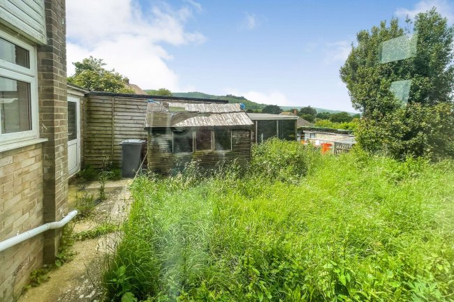 35 Winchester Way, Eastbourne, East Sussex, BN22 0JS 7