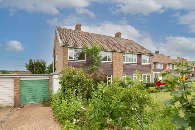 35 Winchester Way, Eastbourne, East Sussex, BN22 0JS 7