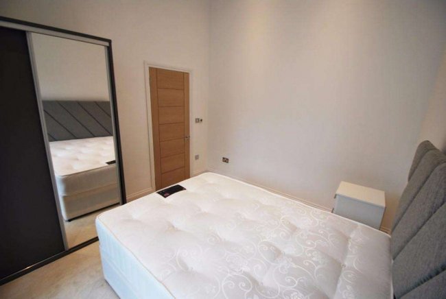 Flat 8, 24 Gwynne Road, Battersea, London, SW11 3GL 3