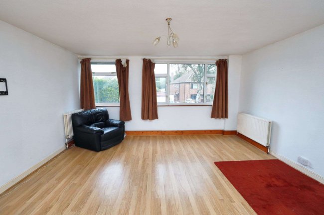 4 Russell Lodge, Endlebury Road, Chingford, London, E4 6QA 9