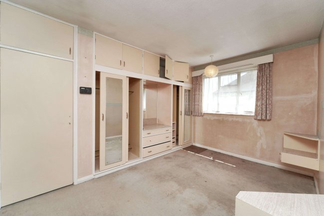 54 Taunton Lane, Coulsdon, CR5 1SF 9