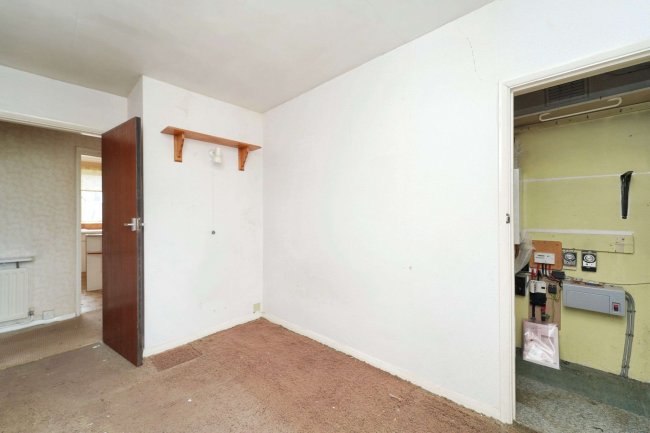 54 Taunton Lane, Coulsdon, CR5 1SF 9