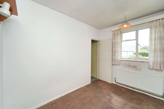 54 Taunton Lane, Coulsdon, CR5 1SF 9