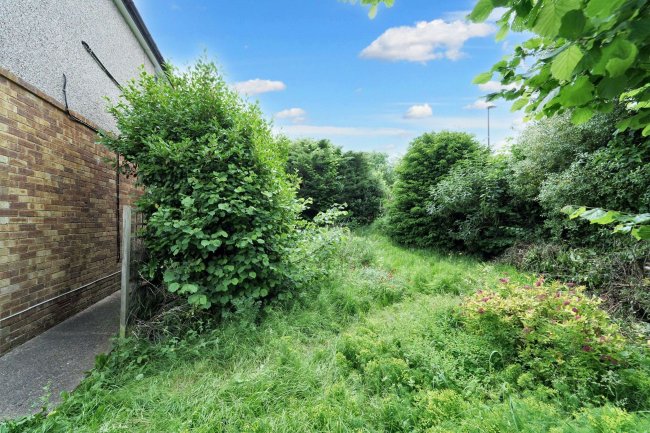 54 Taunton Lane, Coulsdon, CR5 1SF 9