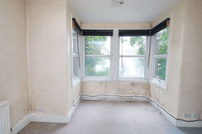 36d The Drive, Ilford, Essex IG1 3HX 5