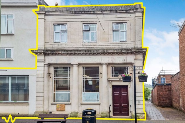 11 Fore Street, Tiverton, Devon, EX16 6LW 3