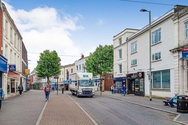 13 Fore Street, Tiverton, Devon, EX16 6LW 2