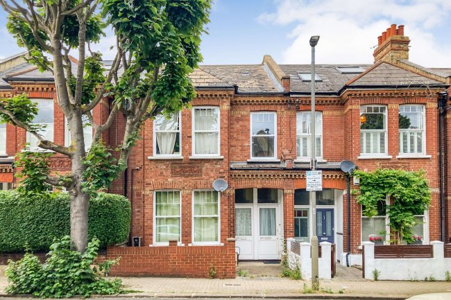 122 Boundaries Road, Balham, London SW12 8HG 9