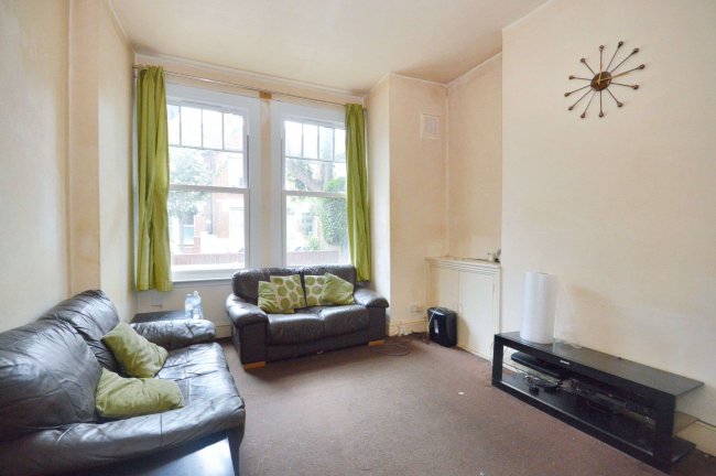 122 Boundaries Road, Balham, London SW12 8HG 9