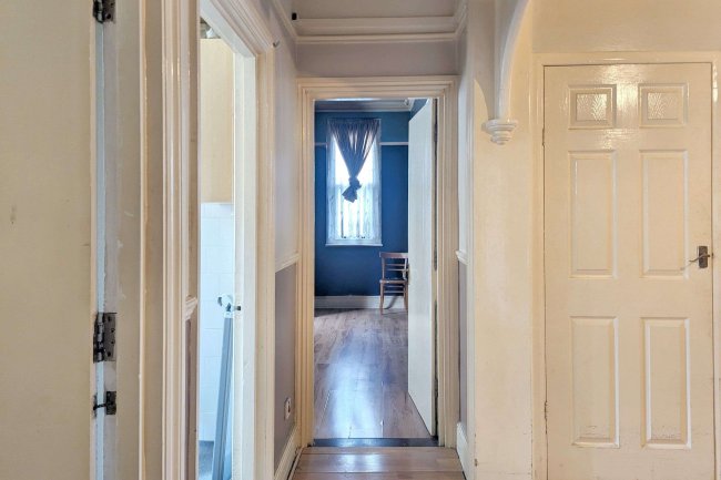 Flat 4 Thurleigh Mansions, 33 Thurleigh Road, Balham, London SW12 8UA 7