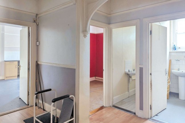 Flat 4 Thurleigh Mansions, 33 Thurleigh Road, Balham, London SW12 8UA 7