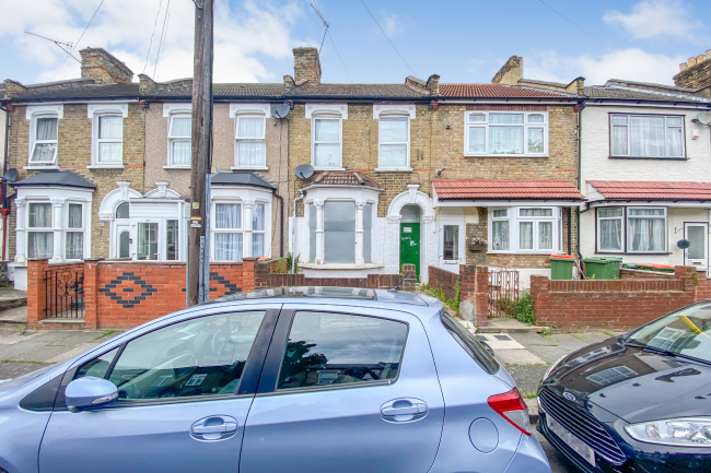 69 Kingsland Road, London, E13 9NX 3