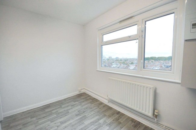 Flat E, 29 St Julians Road, London, NW6 7LB 2