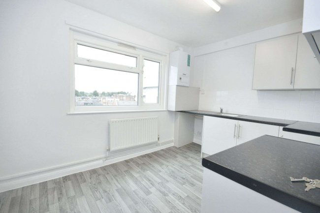 Flat E, 29 St Julians Road, London, NW6 7LB 2