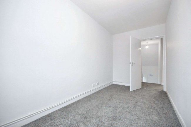 Flat E, 29 St Julians Road, London, NW6 7LB 2
