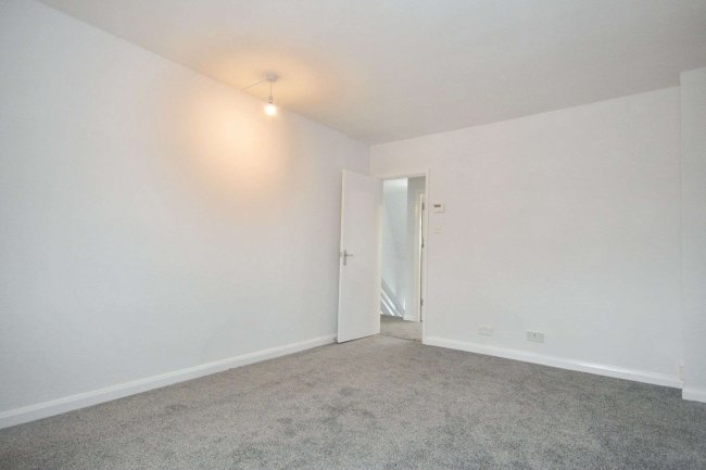 Flat E, 29 St Julians Road, London, NW6 7LB 2