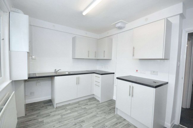 Flat E, 29 St Julians Road, London, NW6 7LB 2