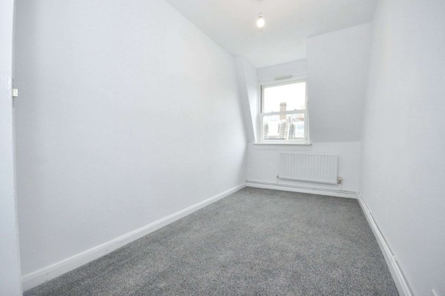 Flat E, 29 St Julians Road, London, NW6 7LB 2
