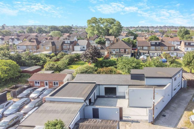 117 Burnham Road, Chingford, London, E4 8PA 1