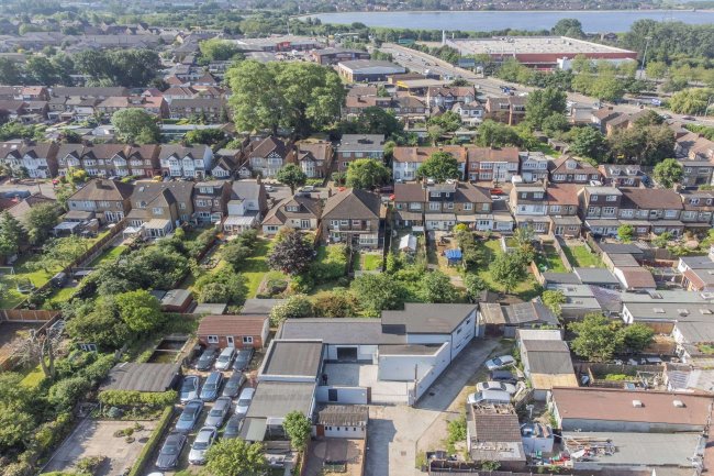 117 Burnham Road, Chingford, London, E4 8PA 1