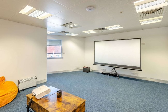 117 Burnham Road, Chingford, London, E4 8PA 1