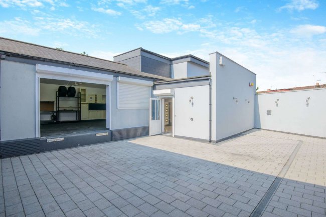 117 Burnham Road, Chingford, London, E4 8PA 1