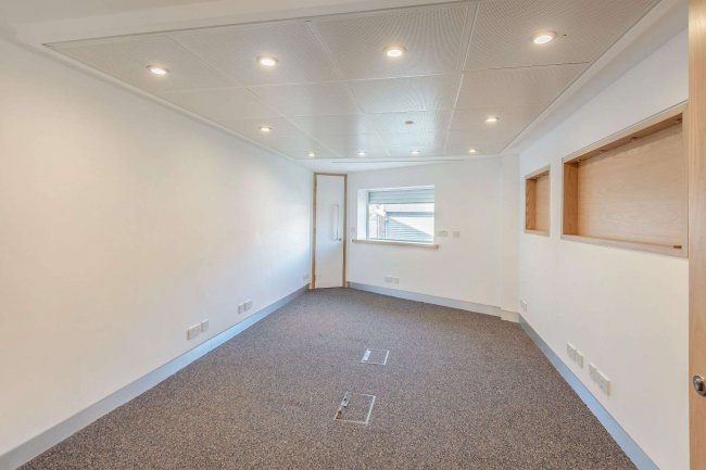 117 Burnham Road, Chingford, London, E4 8PA 1