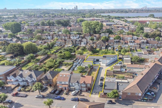 117 Burnham Road, Chingford, London, E4 8PA 1