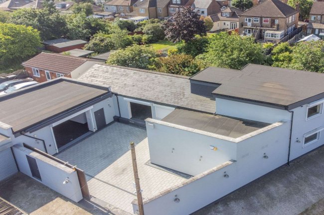 117 Burnham Road, Chingford, London, E4 8PA 1