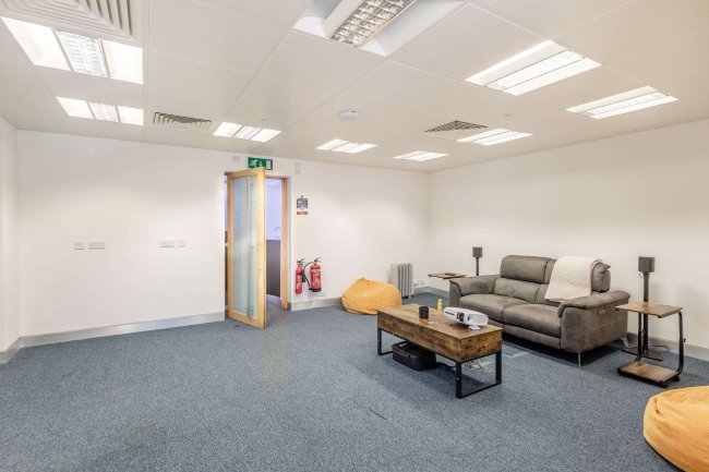 117 Burnham Road, Chingford, London, E4 8PA 1