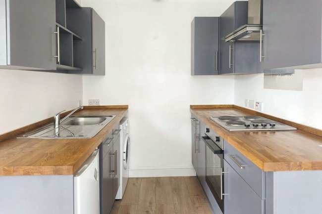 62 Cambria Road, London, SE5 9AS 2