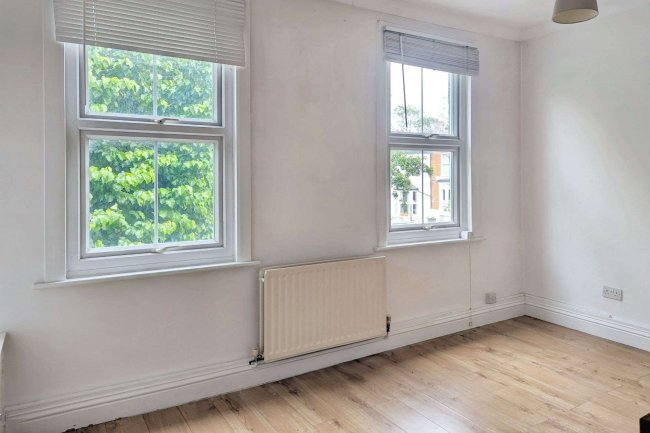 62 Cambria Road, London, SE5 9AS 2