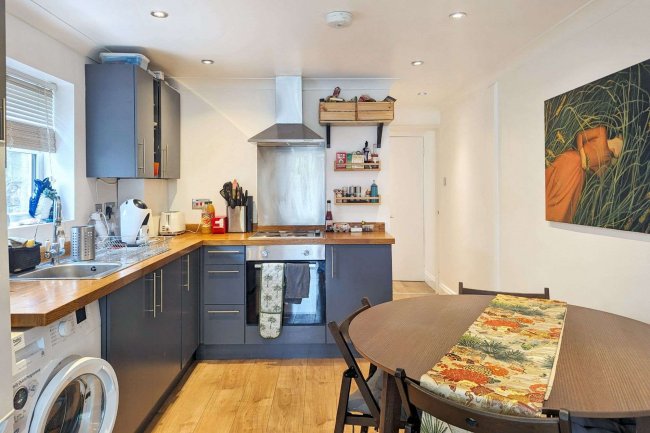 62 Cambria Road, London, SE5 9AS 2