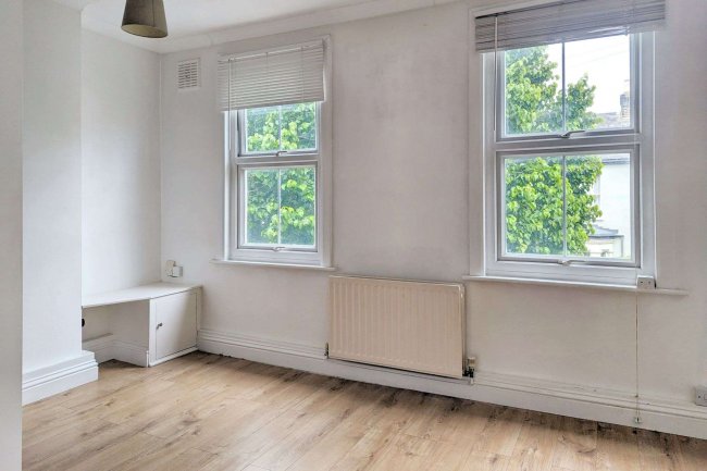 62 Cambria Road, London, SE5 9AS 2