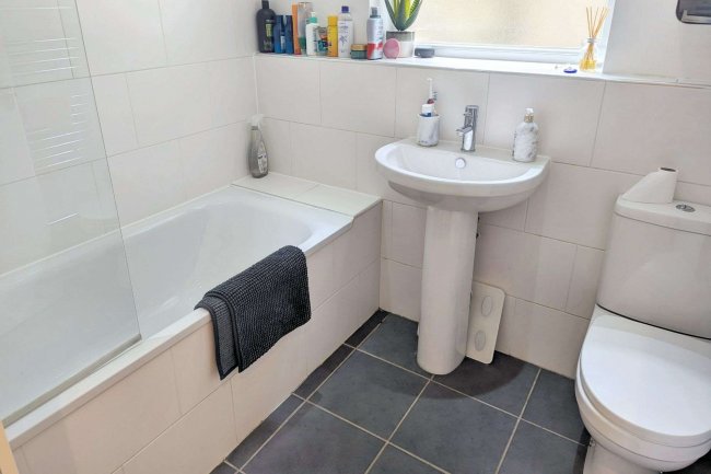 62 Cambria Road, London, SE5 9AS 2