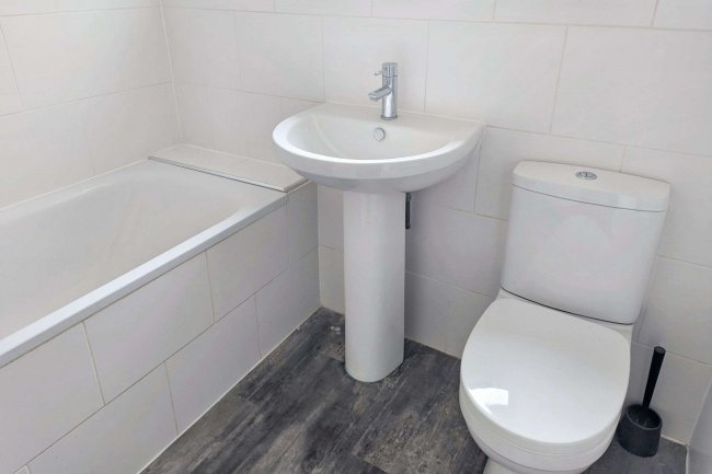 62 Cambria Road, London, SE5 9AS 2