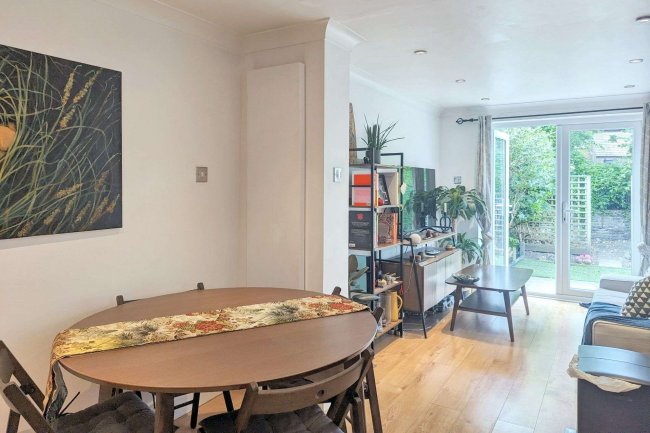 62 Cambria Road, London, SE5 9AS 2