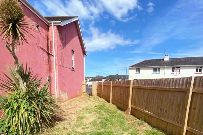 17/18 Merritt Road Paignton TQ3 3RW 3