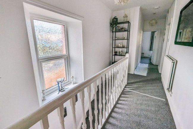 17/18 Merritt Road Paignton TQ3 3RW 3