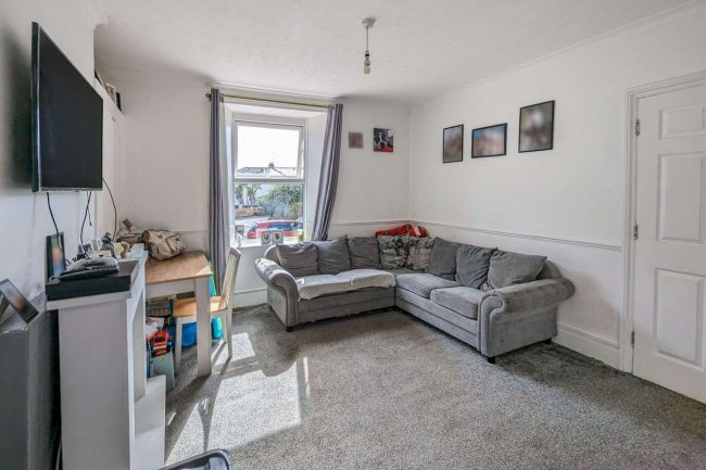 17/18 Merritt Road Paignton TQ3 3RW 3